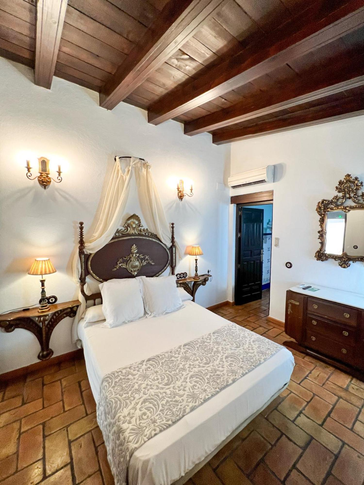 Hotel Servilia Carmona  Esterno foto