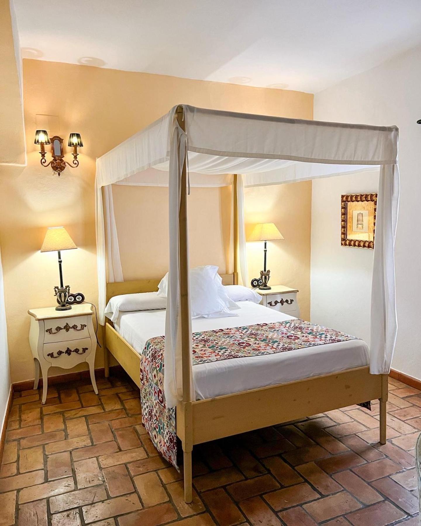Hotel Servilia Carmona  Esterno foto